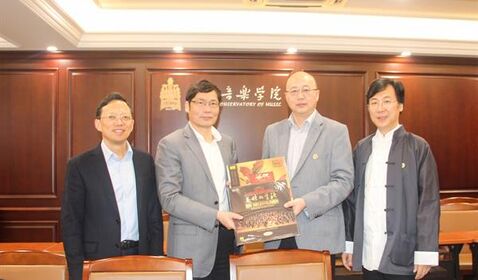 學(xué)院黨委書記胡建新、院長 ...